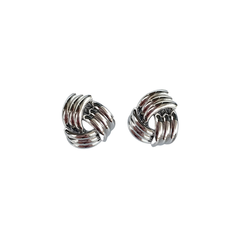 Linear Knot Studs
